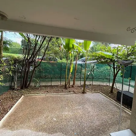 Nice Apartment With Terrace In Antibes شقة